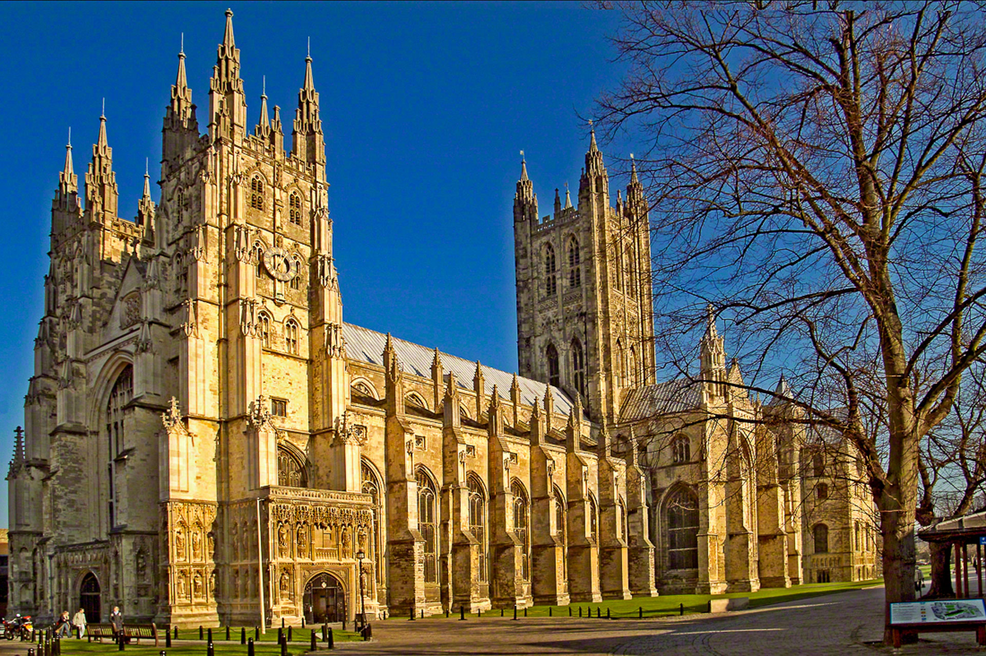 Canterbury Cathedral | UNESCO World Heritage Site: Discover one of England’s most religious landmarks, on a small-group minibus tour.