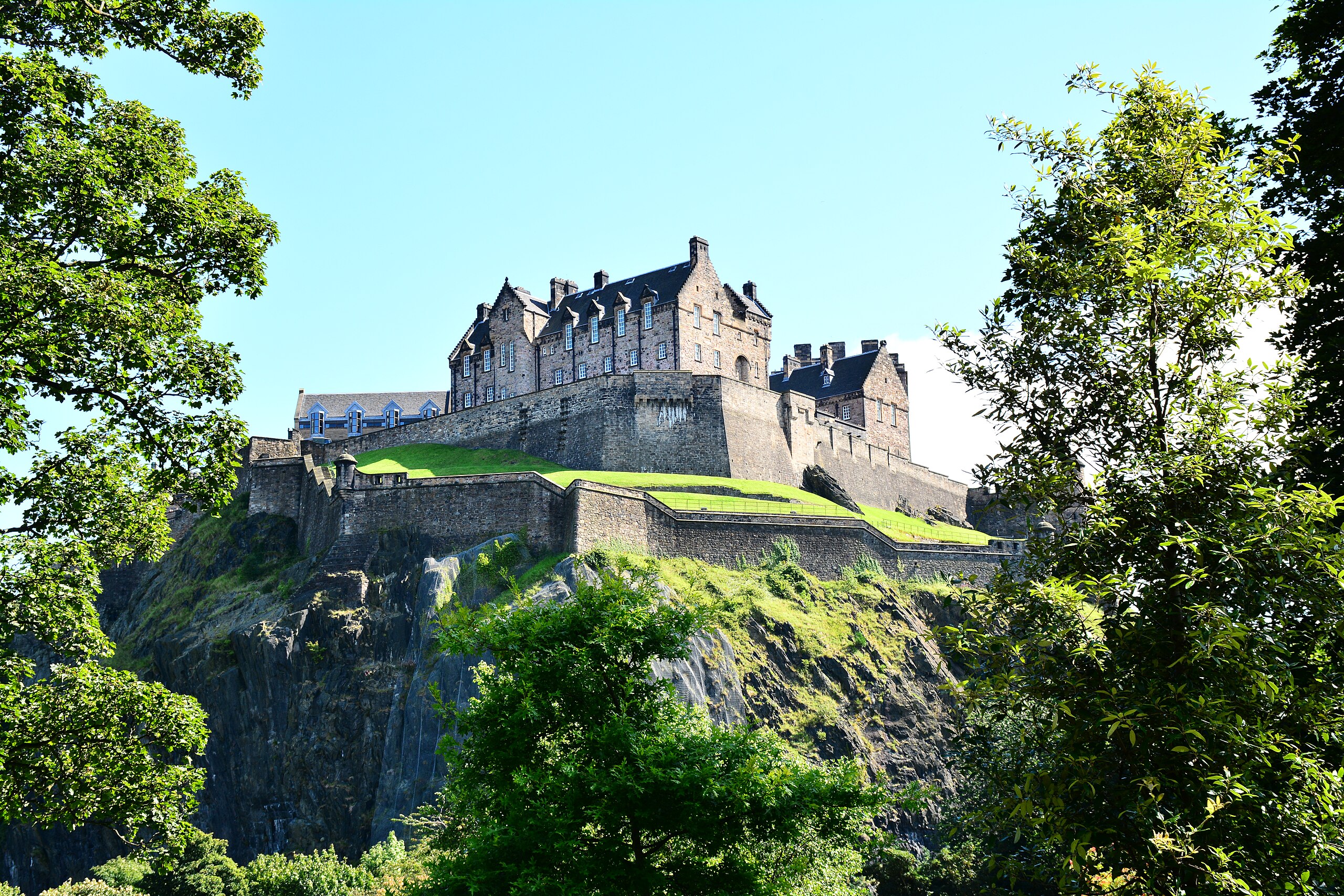 Edinburgh Castle | Historic Fortress & Landmark: Discover Scotland’s iconic historic fortress, on a guided small-group minibus tour.