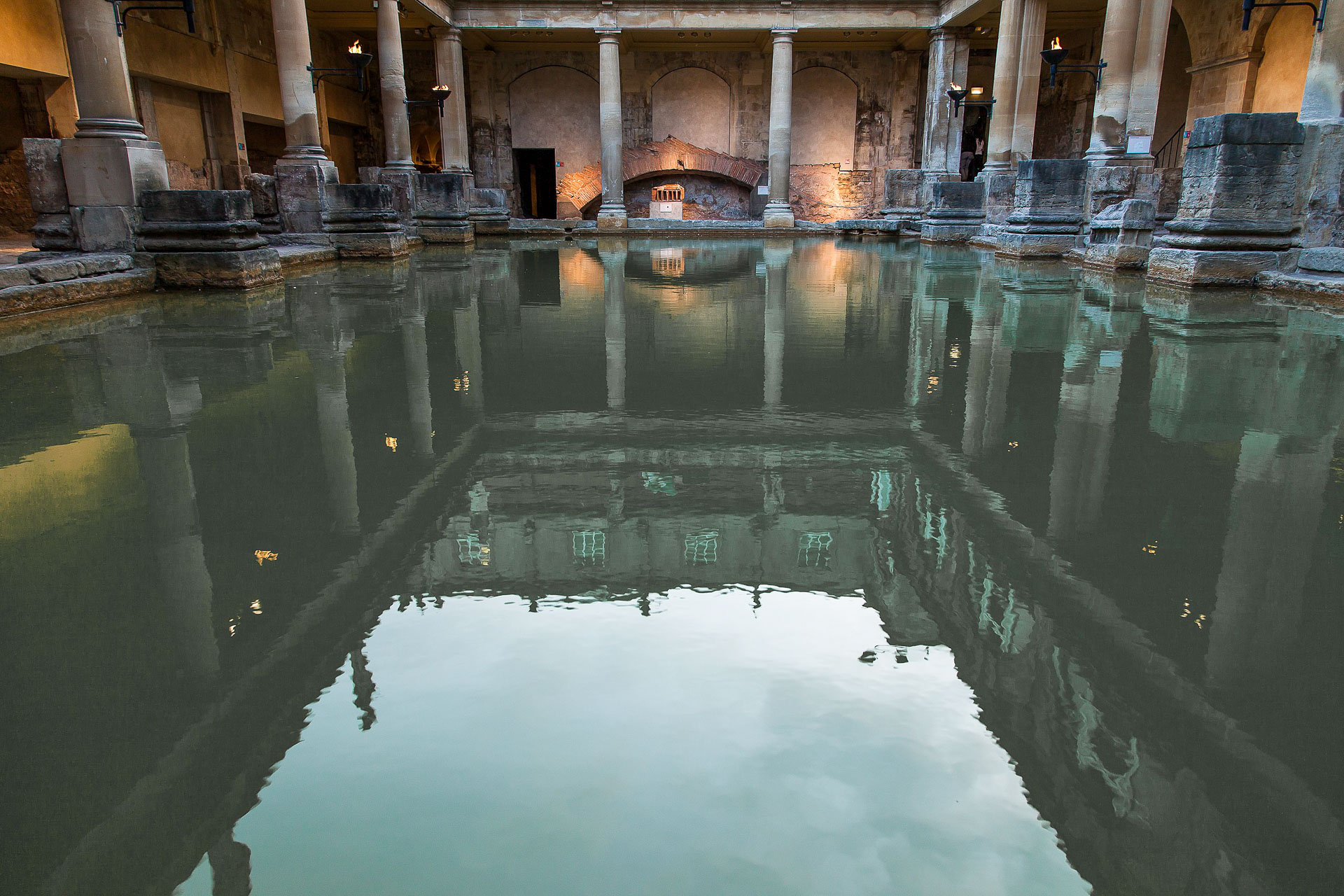 Roman Baths Bath | Historic Roman Site: Discover one of Europe’s best-preserved Roman sites, on a small-group minibus tour with Tours-UK.